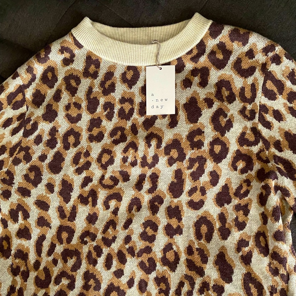 A new day ~brand~ long sleeve leopard print light weight sweater  size Small
